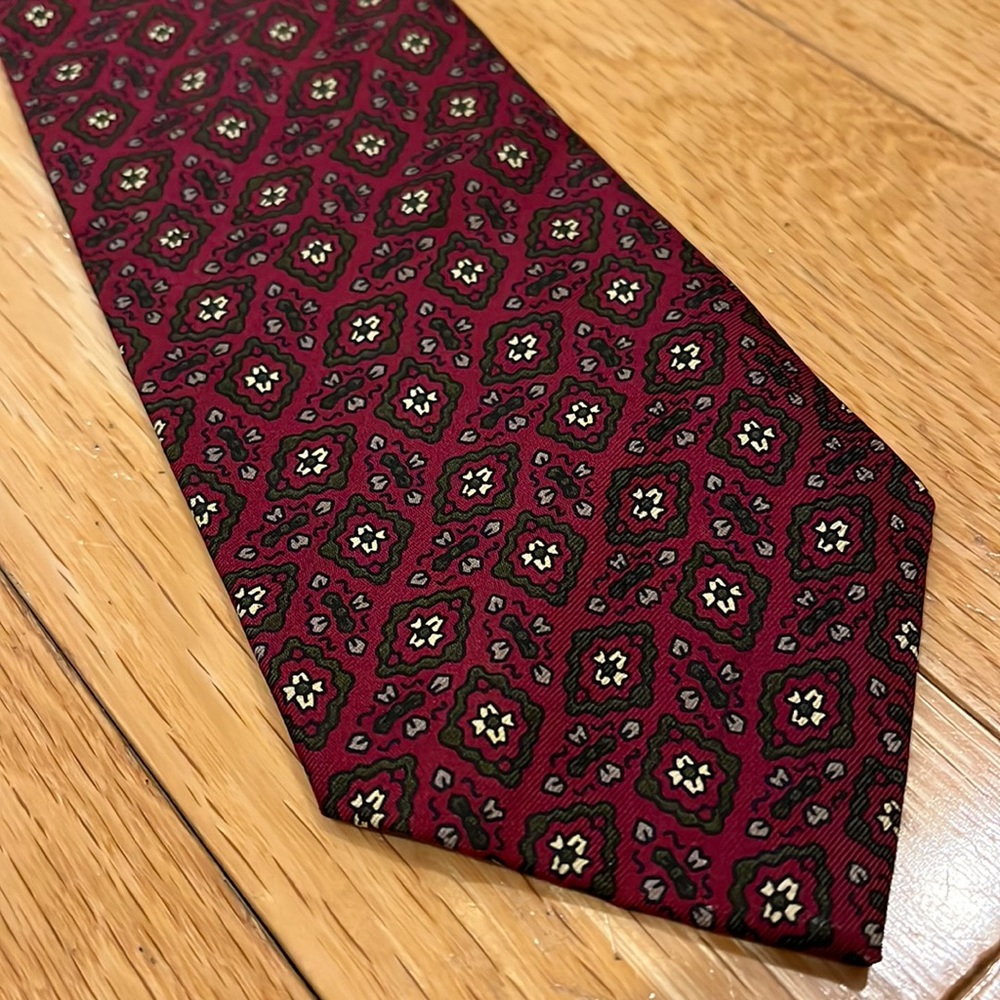 Club Room Deep Red Floral Diamond Silk Tie